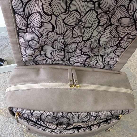 Petunia Picklebottom Boxy w/ Extras - Picture 8 of 16